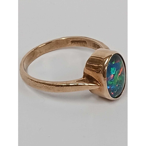 692 - A DOUBLET STONE OPAL RING SET IN 9ct, SIZE 'M'