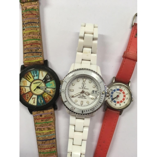 879 - 3 X UNUSUAL DESIGNER WATCHES: 1) ''TOY WATCH'' BRAND WATCH, WHITE, 2) ''SONSDO'' WATCH MULTI-COLOUR,... 