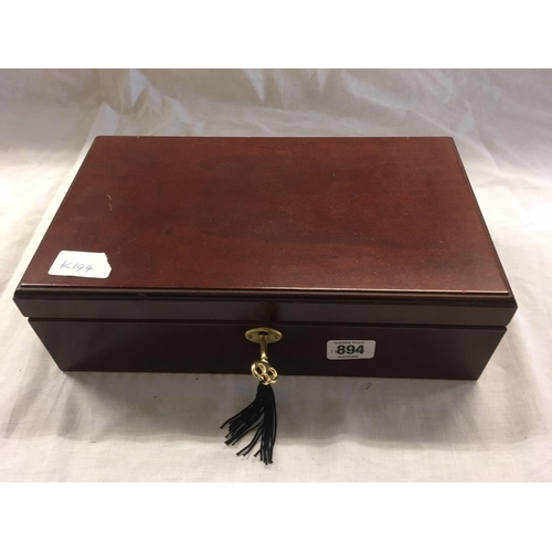 894 - WOODEN JEWEL BOX WITH COSTUME JEWELLERY & A SMALL NEW TESTAMENT BOOKLET