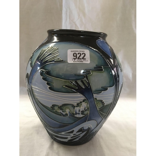 922 - BULBOUS MOORCROFT VASE, APPROX 8'' TALL