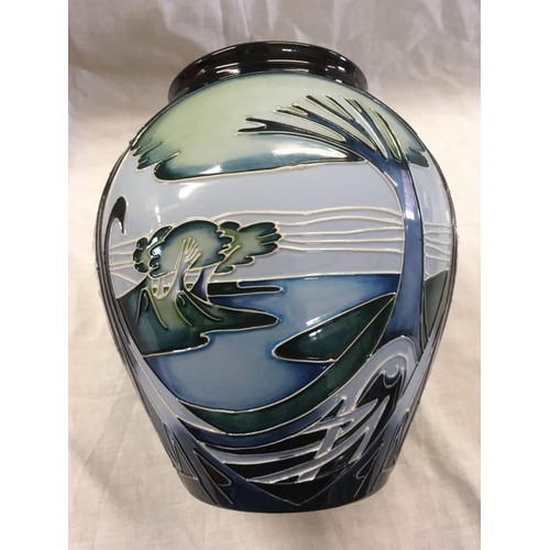 922 - BULBOUS MOORCROFT VASE, APPROX 8'' TALL