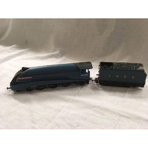 963 - 'OO' GAUGE BLUE STREAMLINED LOCOMOTIVE 4-6-2& TANKER & 'OO' GAUGE LOCOMOTIVE 4-6-2 GOLDEN SHUTTLE