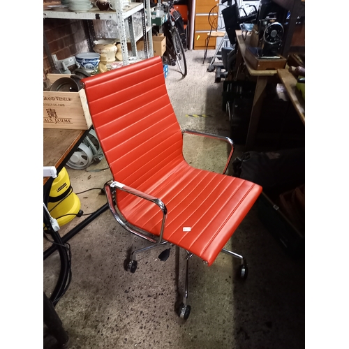 158 - RED LEATHER EFFECT CHROME OFFICE CHAIR