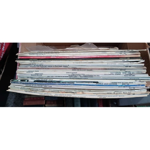 116 - CARTON WITH MISC LP'S, JIM REEVES, COUNTRY MUSIC & OTHERS