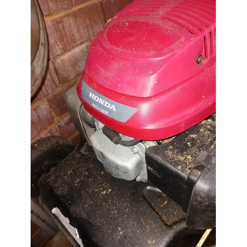 189 - HONDA GCV 135 PETROL MOWER