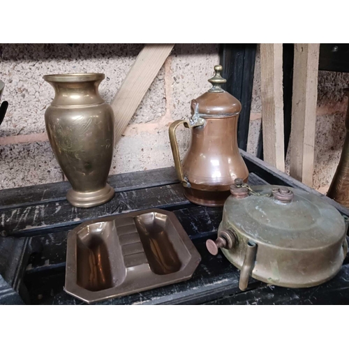 69 - SHELF WITH MODERN BRASS ALADDIN LAMP WITH CHIMNEY, KITCHEN SCALES, BRASS ASHTRAYS, COPPER & BRASS PO... 