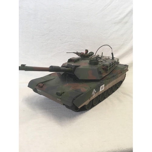 939 - REMOTE CONTROLLED M1 A1 AMERICAN BATTLE TANK WITH REMOTE CONTROL & ACCESSORIES PART