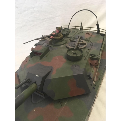 939 - REMOTE CONTROLLED M1 A1 AMERICAN BATTLE TANK WITH REMOTE CONTROL & ACCESSORIES PART