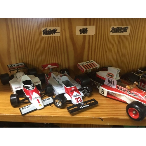 941 - 5 MODEL RACE CARS BY CORGI, VIAGO & OTHER MAKES