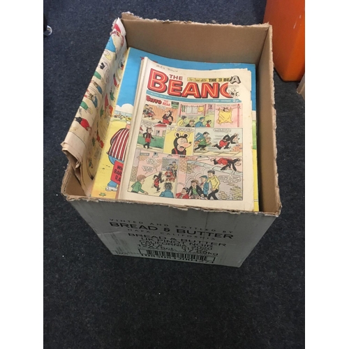 958 - CARTON WITH VINTAGE BEANO COMICS FROM THE 70'S