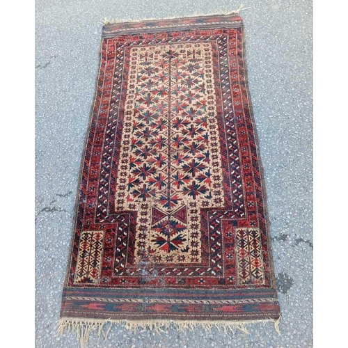 488 - 62'' X 33'' RED PATTERNED RUG