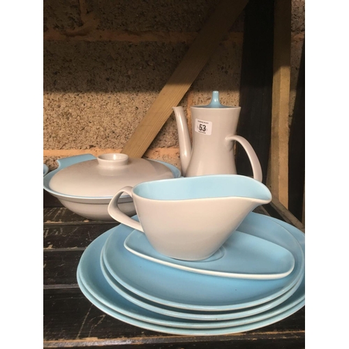 53 - SHELF WITH QTY OF POOLE TABLEWARE, DENBY TUREEN & AN OVEN POT BY EVESHAM WITH AN ORIENTAL BOWL