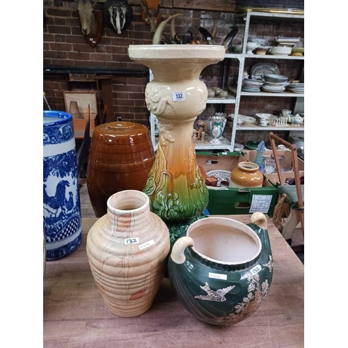 132 - YELLOW VASE BY REGAL, GREEN FLOWER POT VASE WITH DAMAGE & A JARDINIERE STAND, APPROX 25'' TALL