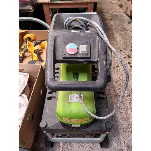 146 - FLORA BEST ELECTRIC GARDEN SHREDDER CHIPPER, FLH 2500/8