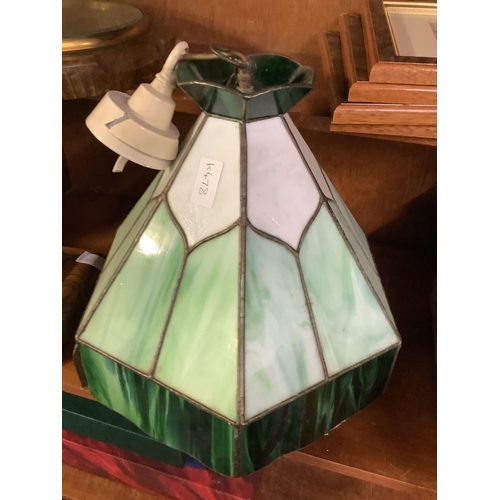 367 - TIFFANY STYLE LAMP SHADE