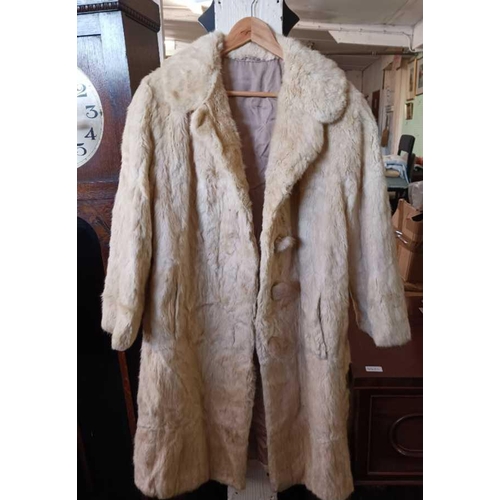 462 - FAKE TIGER SKIN COAT & FAKE LADIES WHITE FUR COAT, SIZES NOT KNOW