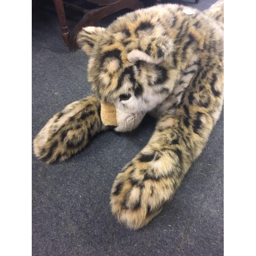 589 - TOY LEOPARD FIGURE