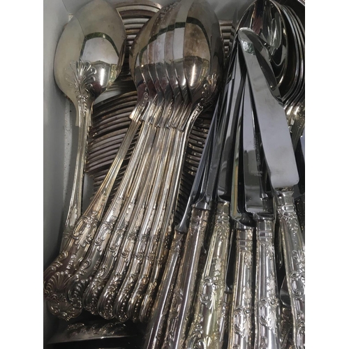 622 - QUEENS PATTERN 12-PLACE CUTLERY SET (OVER 100 PIECES)