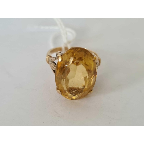 748 - 9ct CITRINE RING, SIZE 'Q', 6.3g