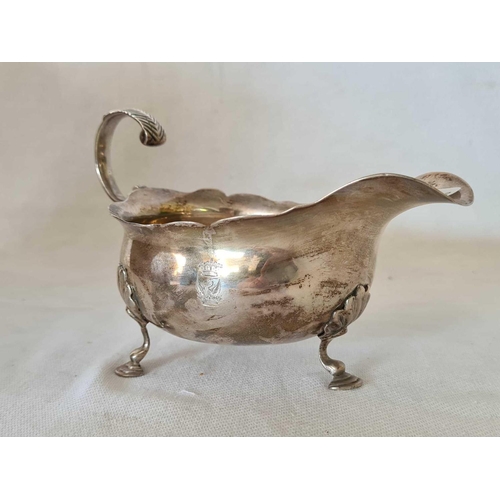 824 - DECORATIVE SILVER CREAM JUG WITH SCALLOPED EDGE, FEATHERED HANDLE & PAD FEET, LONDON 1791, 140g