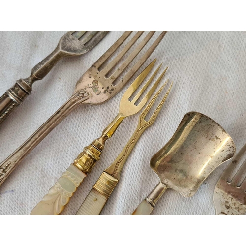 841 - SILVER, 5 VARIOUS FORKS, ANTIQUE & MOP HANDLED SPOON, 133g