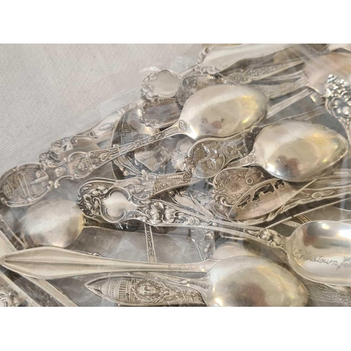 847 - STERLING SILVER 42 COLLECTOR' SPOONS FROM USA, 380g