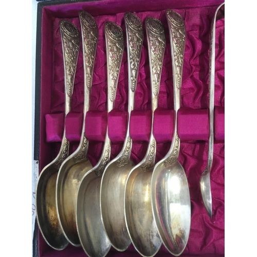 862 - CASED SET OF TEA SPOONS WITH SUGAR TONGS