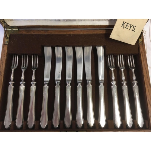 872 - SMALL CASED SET OF MAPPIN & WEBB CUTLERY