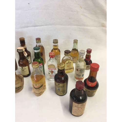 883 - SMALL QTY OF MINIATURE WHISKY'S & LIQUEURS