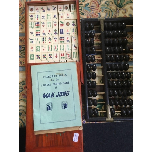 941 - BOXED SET OF MAHJONG & AN ABACUS