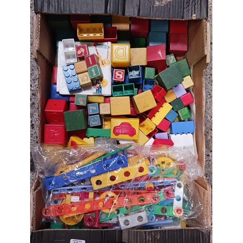 103 - CARTON OF BUILDING BLOCKS & BRICKS