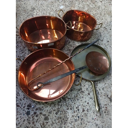 11 - QTY OF COPPER PANS, ASHTRAYS, TEA CADDY, COPPER SKIMMER & A TROUGH & COPPER TOAST FORK