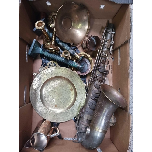 16 - CARTON WITH MISC METALWARE INCL; A/F SAXOPHONE, CANDLESTICKS, HORSE BRASSES & OTHER METALWARE