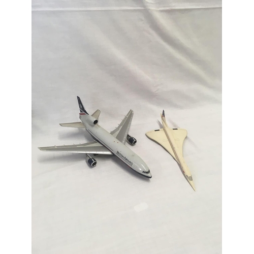 278 - CARTON OF CONCORDE EPHEMERA & OTHER MODEL PLANES