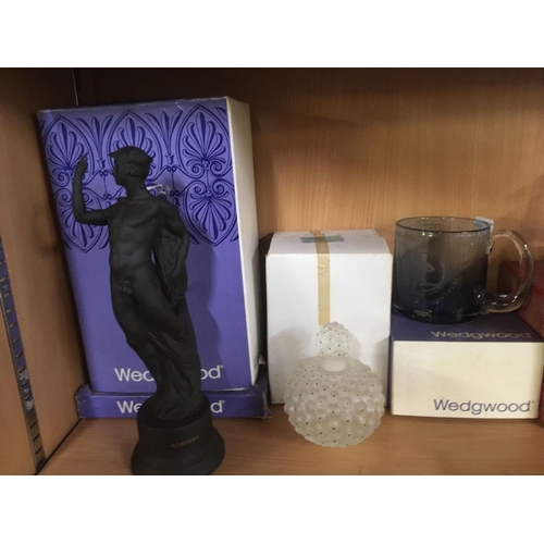 288 - SHELF OF WEDGWOOD, WEDGWOOD FIGURE ETC