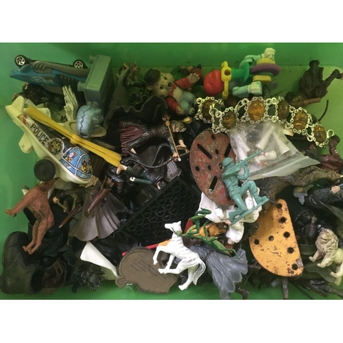 291 - QTY OF THIMBLES & TOY ANIMAL FIGURES ETC