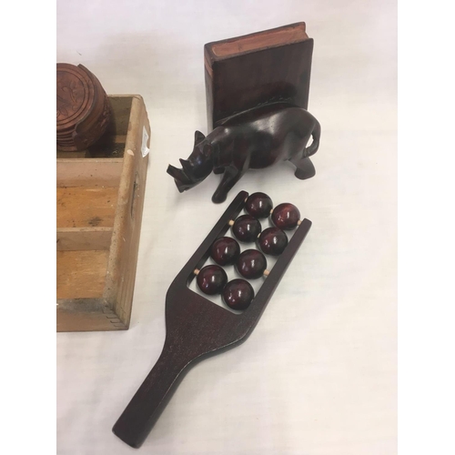 370 - CUTLERY TRAY OF TREEN ITEMS