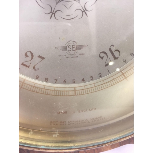 375 - CIRCULAR BAROMETER