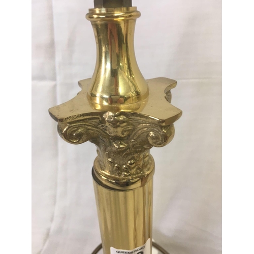 390 - BRASS PILLAR TABLE LAMP & AN ONYX TABLE LAMP