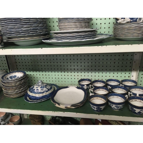 454 - 3 SHELVES OF WILLOW PATTERN CHINAWARE ETC