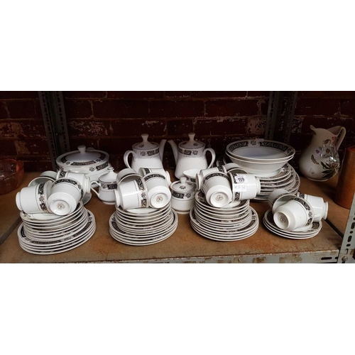 159 - 2 SHELVES OF A JAPANESE DINNER TEA SERVICE