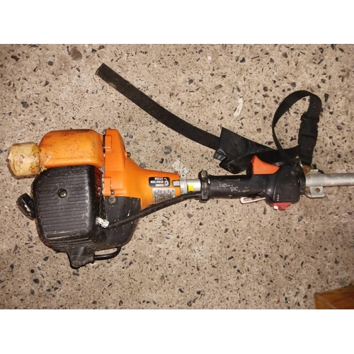 200 - PETROL DRIVEN TANAKA TPH 2510 PETROL DRIVEN HEDGE TRIMMER