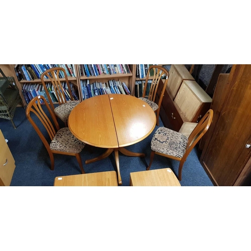 258 - SUTCLIFFE EXTENDING DINING TABLE & MATCHING 4 CHAIRS