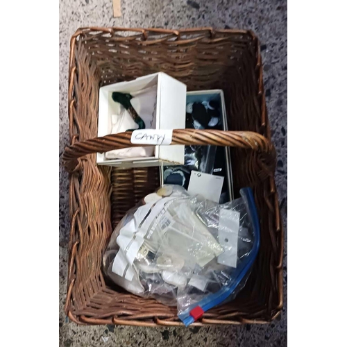 41 - CARTON & WICKER BASKET OF MISC BUTTONS, TABLE CLOTHS, LADIES GLOVES & OTHER MATERIAL