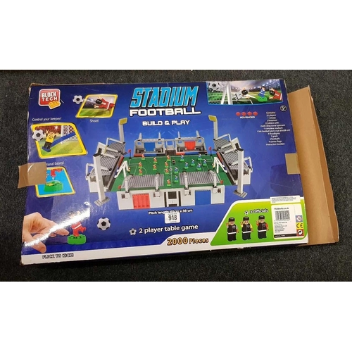 918 - BOXED STADIUM FOOTBALL BUILD & PLAY GAME, NOT KNOWN IF COMPLETE