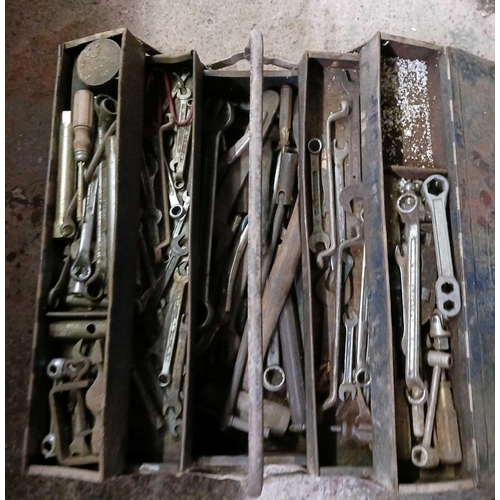 A DRAPER CONCERTINA TOOL BOX WITH MISC TOOLS