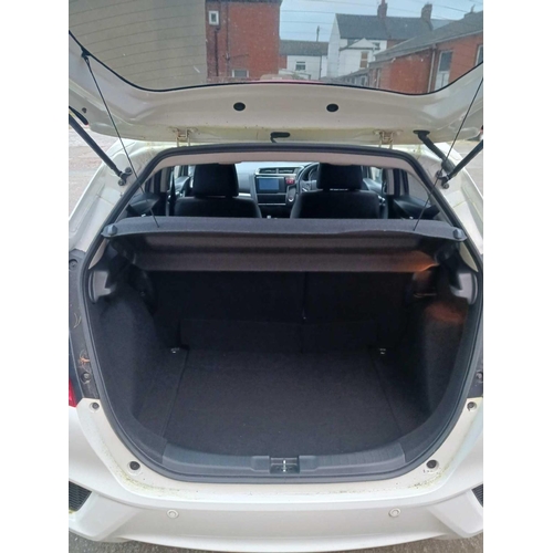 1 - WHITE HONDA JAZZ EX I-VTEC, REG : WD65 AUF, 5 DOOR HATCHBACK, PETROL, 2 KEYS, MILEAGE 6884, LOG BOOK... 