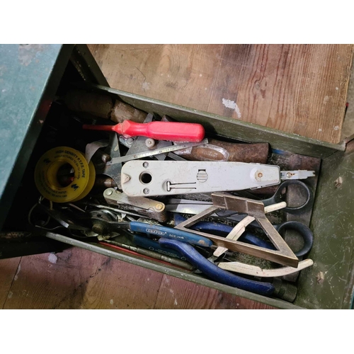 139 - METAL DRAWER WITH MISC HAND TOOLS