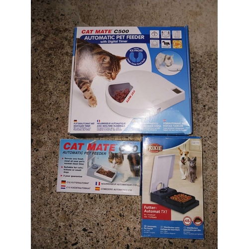 18 - 3 AUTOMATIC PET FEEDERS IN BOXES