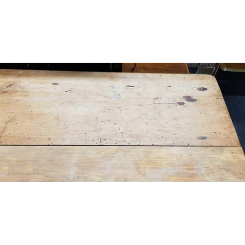 305 - PINE KITCHEN TABLE (MISSING DRAWERS)